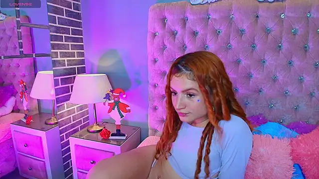 AdelaineBest online show from 12/03/25, 10:35