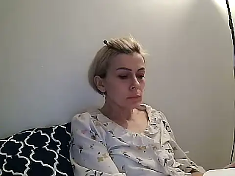 anechka1 online show from 02/06/25, 12:54