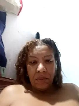 Snapshot of Surreyaa chatting on 11/12/25, 09:10 Surreyaa online show from 11/12/25, 09:10