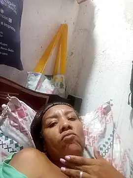 Snapshot of Surreyaa chatting on 11/29/25, 01:41 Surreyaa online show from 11/29/25, 01:41