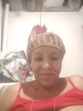 Snapshot of Surreyaa chatting on 05/06/26, 05:03 Surreyaa online show from 05/06/26, 05:03