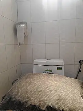 julietunderwoood online show from 10/31/25, 11:22