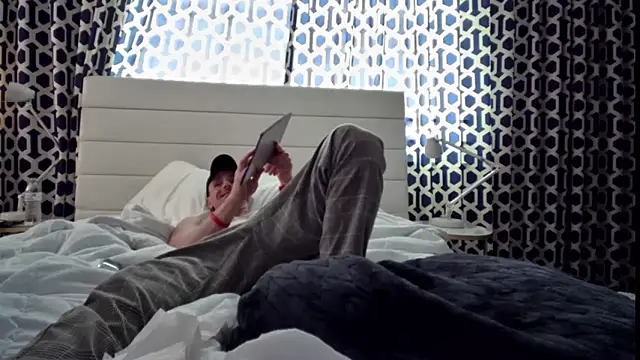 Snapshot of RyleyRydes chatting on 12/12/24, 02:44 RyleyRydes online show from 12/12/24, 02:44