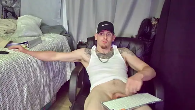 Snapshot of RyleyRydes chatting on 02/13/25, 09:09 RyleyRydes online show from 02/13/25, 09:09