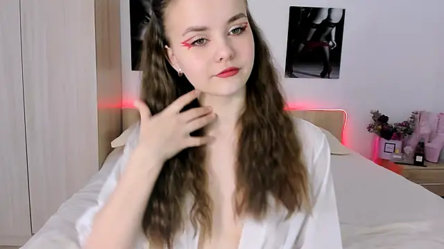 Snapshot of evelinal_ove chatting on 03/09/25, 05:11 evelinal ove online show from 03/09/25, 05:11