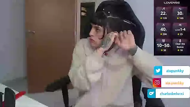 charlotbelucci  online show from 10/04/25, 10:02