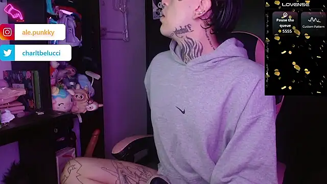 Snapshot of charlotbelucci_ chatting on 01/16/26, 08:18 charlotbelucci online show from 01/16/26, 08:18