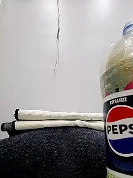 Snapshot of ListedLoin chatting on 02/20/25, 05:29 ListedLoin online show from 02/20/25, 05:29