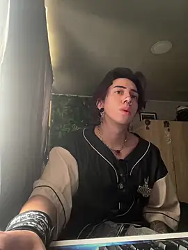 Snapshot of Yogurdebrownie69 chatting on 02/14/25, 01:51 Yogurdebrownie69 online show from 02/14/25, 01:51