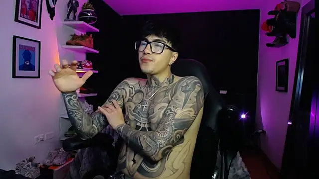 Snapshot of jung_dragon chatting on 11/22/25, 04:11 jung dragon online show from 11/22/25, 04:11