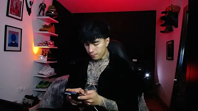 Snapshot of jung_dragon chatting on 11/25/25, 06:57 jung dragon online show from 11/25/25, 06:57