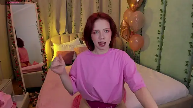 Love is Lola online show from 02/27/25, 01:16