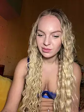 Snapshot of ChiaraVixen chatting on 12/07/24, 12:13 ChiaraVixen online show from 12/07/24, 12:13