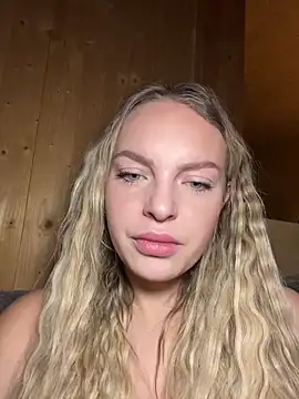 Snapshot of ChiaraVixen chatting on 12/09/24, 06:01 ChiaraVixen online show from 12/09/24, 06:01