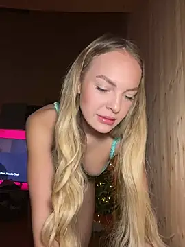 Snapshot of ChiaraVixen chatting on 12/15/24, 07:46 ChiaraVixen online show from 12/15/24, 07:46