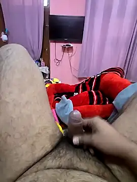 Snapshot of Loveboycurvy chatting on 12/20/24, 02:41 Loveboycurvy online show from 12/20/24, 02:41