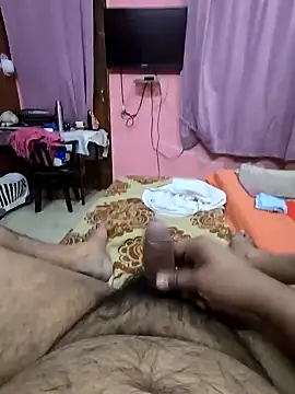 Snapshot of Loveboycurvy chatting on 02/05/25, 12:49 Loveboycurvy online show from 02/05/25, 12:49