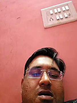 Snapshot of Loveboycurvy chatting on 02/09/25, 11:04 Loveboycurvy online show from 02/09/25, 11:04