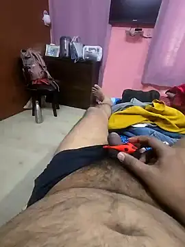 Snapshot of Loveboycurvy chatting on 02/12/25, 08:06 Loveboycurvy online show from 02/12/25, 08:06