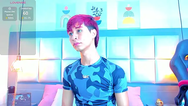 Snapshot of ariel_villa chatting on 02/15/25, 01:05 ariel villa online show from 02/15/25, 01:05