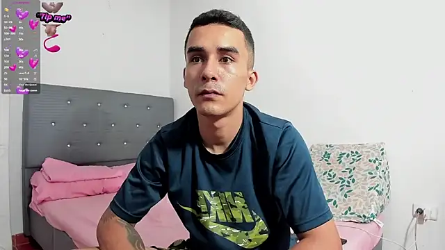 Snapshot of blondeb201 chatting on 03/05/25, 12:16 blondeb201 online show from 03/05/25, 12:16