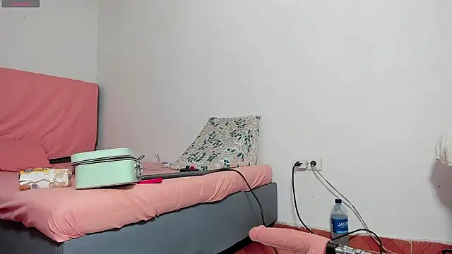 Snapshot of blondeb201 chatting on 03/10/25, 09:51 blondeb201 online show from 03/10/25, 09:51