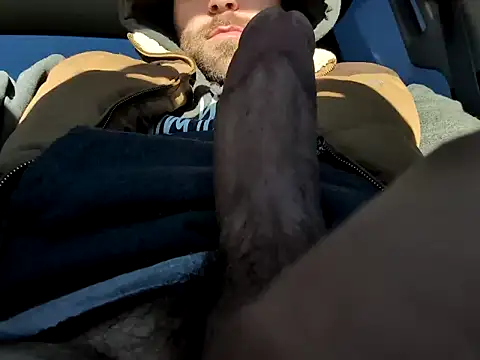 Snapshot of jwiththethickone413 chatting on 12/03/24, 07:11 jwiththethickone413 online show from 12/03/24, 07:11