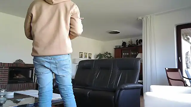 maxmueller321 online show from 04/23/26, 09:30