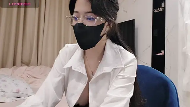 TuyetNhi2k6 online show from 01/24/25, 02:41