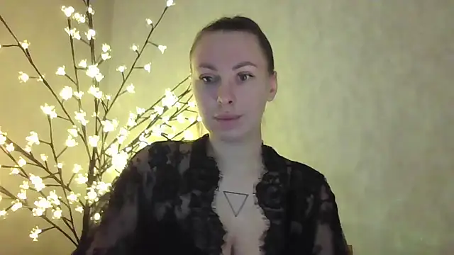 Snapshot of _Leslyy_Solo_1 chatting on 02/02/25, 02:56 Leslyy Solo 1 online show from 02/02/25, 02:56