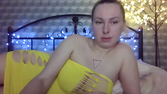 Snapshot of _Leslyy_Solo_1 chatting on 02/08/25, 03:53 Leslyy Solo 1 online show from 02/08/25, 03:53