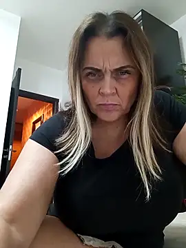 hugebobbs online show from 09/17/25, 12:29