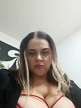 hugebobbs online show from 02/03/26, 07:46