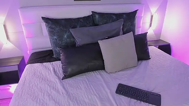 sofi bakerr online show from 10/01/25, 11:38