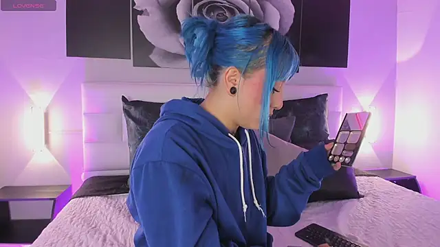 sofi bakerr online show from 10/11/25, 11:42