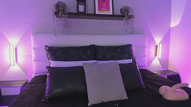 sofi bakerr online show from 03/30/26, 11:55