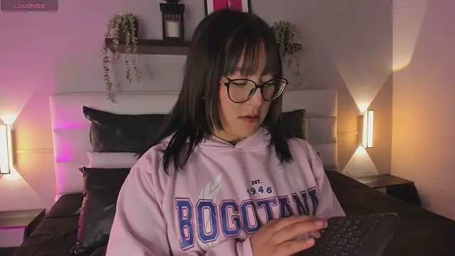 sofi bakerr online show from 04/20/26, 11:35