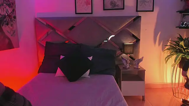 sofi bakerr online show from 04/23/26, 11:42