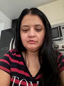 sarahhh1987 online show from 02/02/26, 07:29