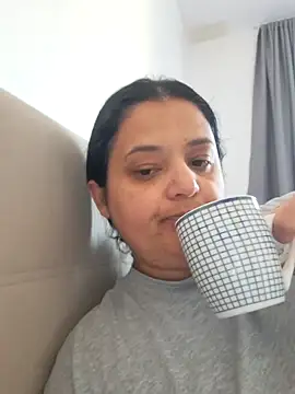 sarahhh1987 online show from 04/21/26, 07:03