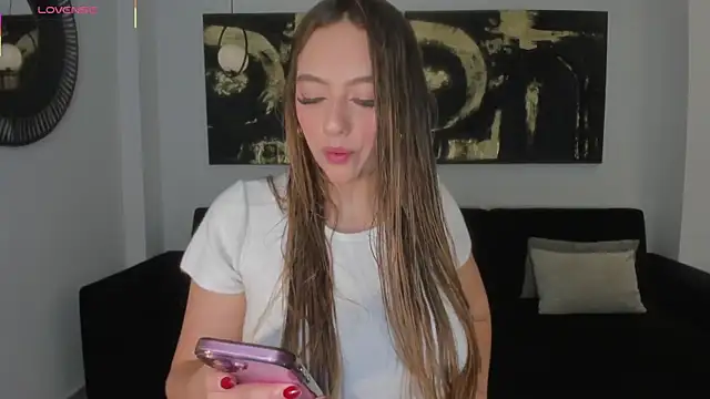 Snapshot of BellaRose_X chatting on 10/31/25, 05:36 BellaRose X online show from 10/31/25, 05:36