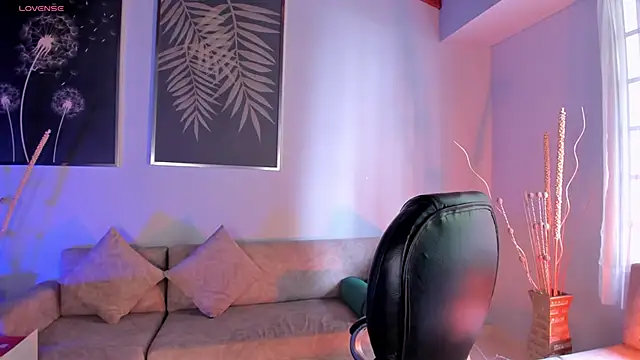 ViolettHansson online show from 12/15/25, 07:40