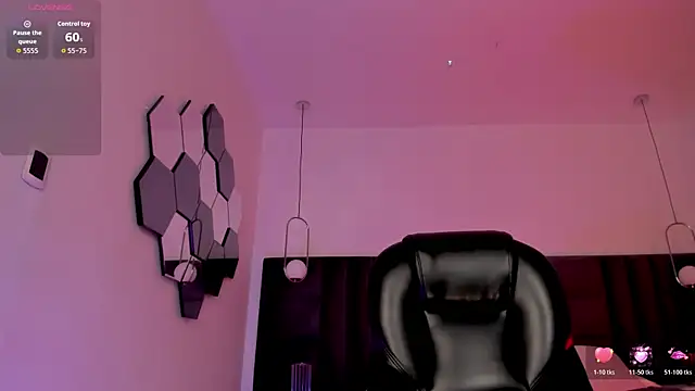 Snapshot of ViolettHansson chatting on 02/04/26, 06:25 ViolettHansson online show from 02/04/26, 06:25