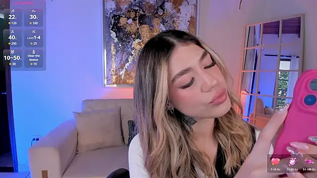 Snapshot of ViolettHansson chatting on 02/13/26, 06:37 ViolettHansson online show from 02/13/26, 06:37