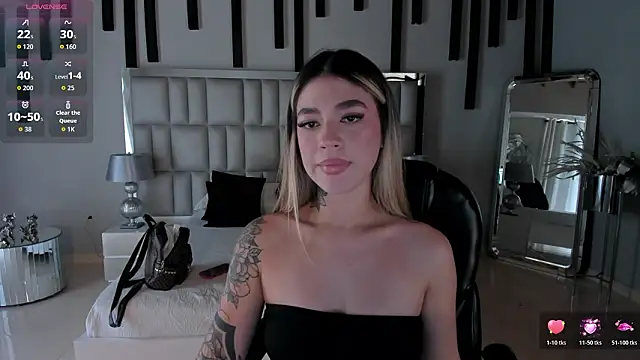 Snapshot of ViolettHansson chatting on 02/17/26, 07:09 ViolettHansson online show from 02/17/26, 07:09