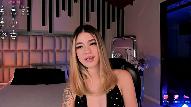 Snapshot of ViolettHansson chatting on 02/20/26, 06:30 ViolettHansson online show from 02/20/26, 06:30