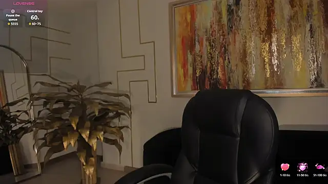 Snapshot of ViolettHansson chatting on 02/21/26, 10:49 ViolettHansson online show from 02/21/26, 10:49