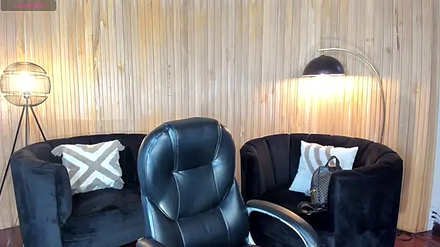 Snapshot of ViolettHansson chatting on 02/25/26, 06:06 ViolettHansson online show from 02/25/26, 06:06