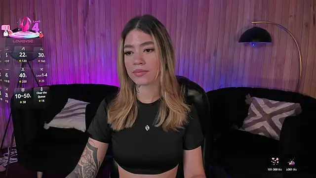 Snapshot of ViolettHansson chatting on 03/01/26, 10:39 ViolettHansson online show from 03/01/26, 10:39