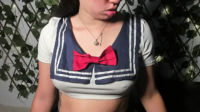 Snapshot of CoralineSanchez chatting on 10/06/25, 03:15 CoralineSanchez online show from 10/06/25, 03:15